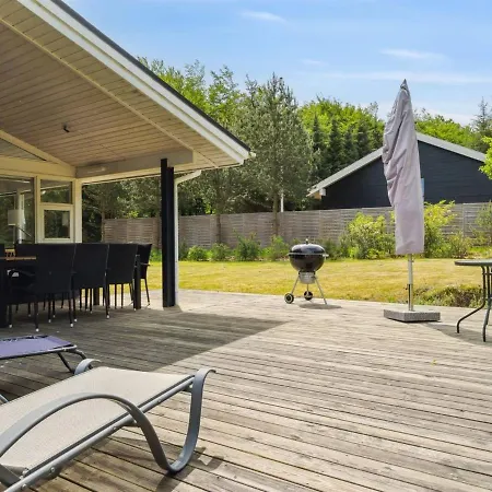 Aleia - 1-6km From The Sea In Ne Jutland By Interhome Casa vacanze Hals